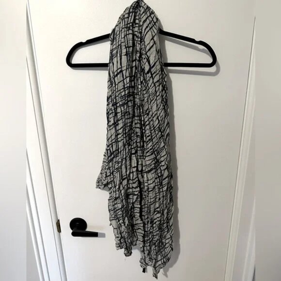 BCBGMaxAzria Oversized Scarf - Picture 1 of 5